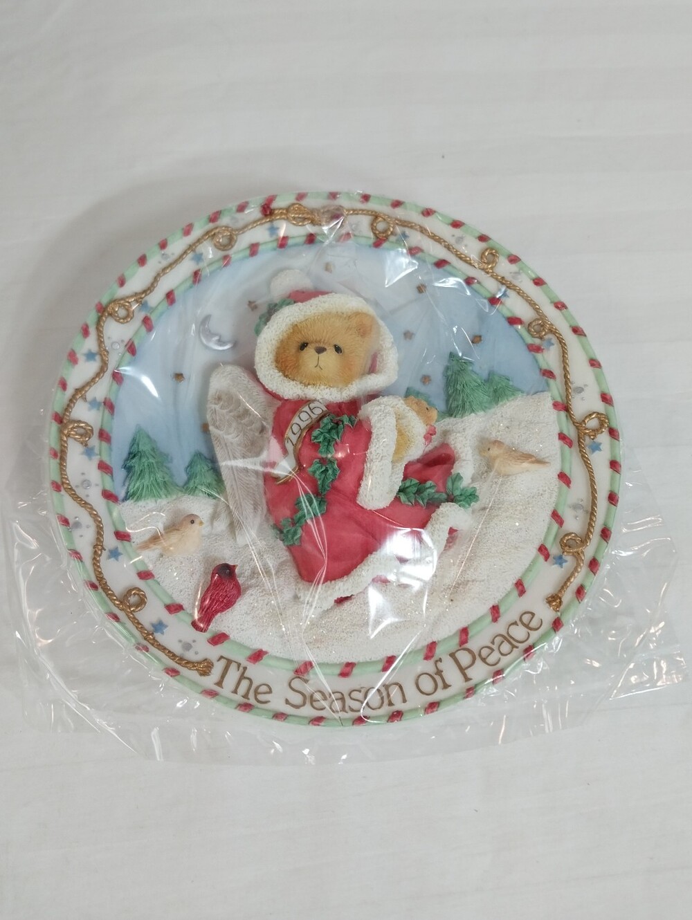 Enesco 1996 Cherished Teddies Christmas Bear hanging plate